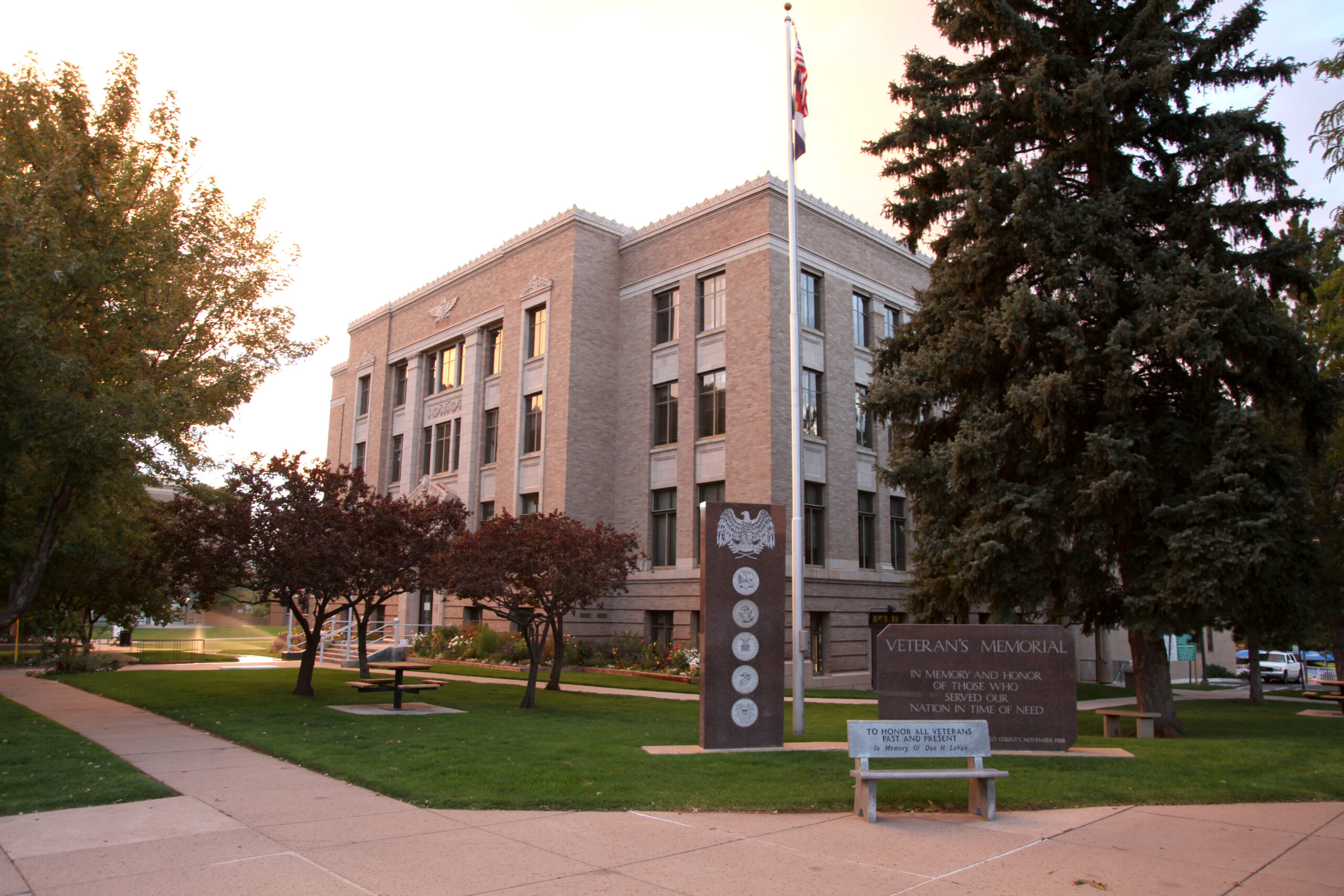 Garfield County Courthouse in Glenwood Springs with veteran's memorial